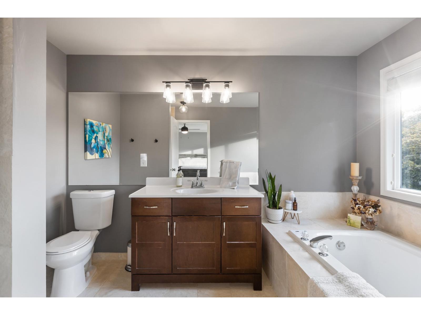 511 COTTONWOOD AVENUE, Harrison Hot Springs, Harrison Hot Springs