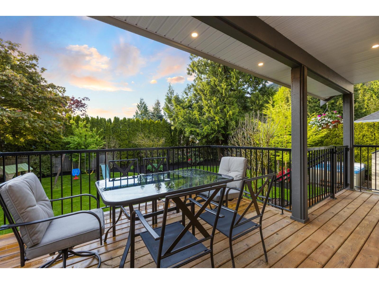 511 COTTONWOOD AVENUE, Harrison Hot Springs, Harrison Hot Springs