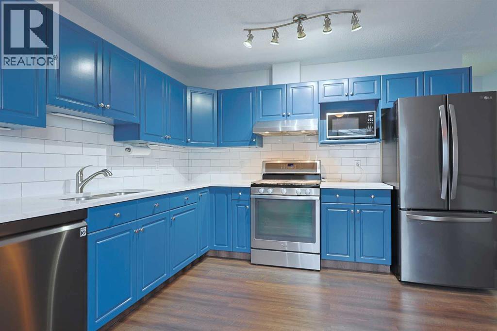 Single Family House Bi-level for Sale in  Sunridge Crescent NW Sunridge Airdrie 