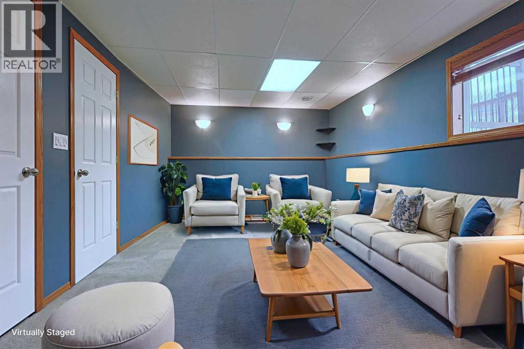 Single Family House Bi-level for Sale in  Sunridge Crescent NW Sunridge Airdrie 