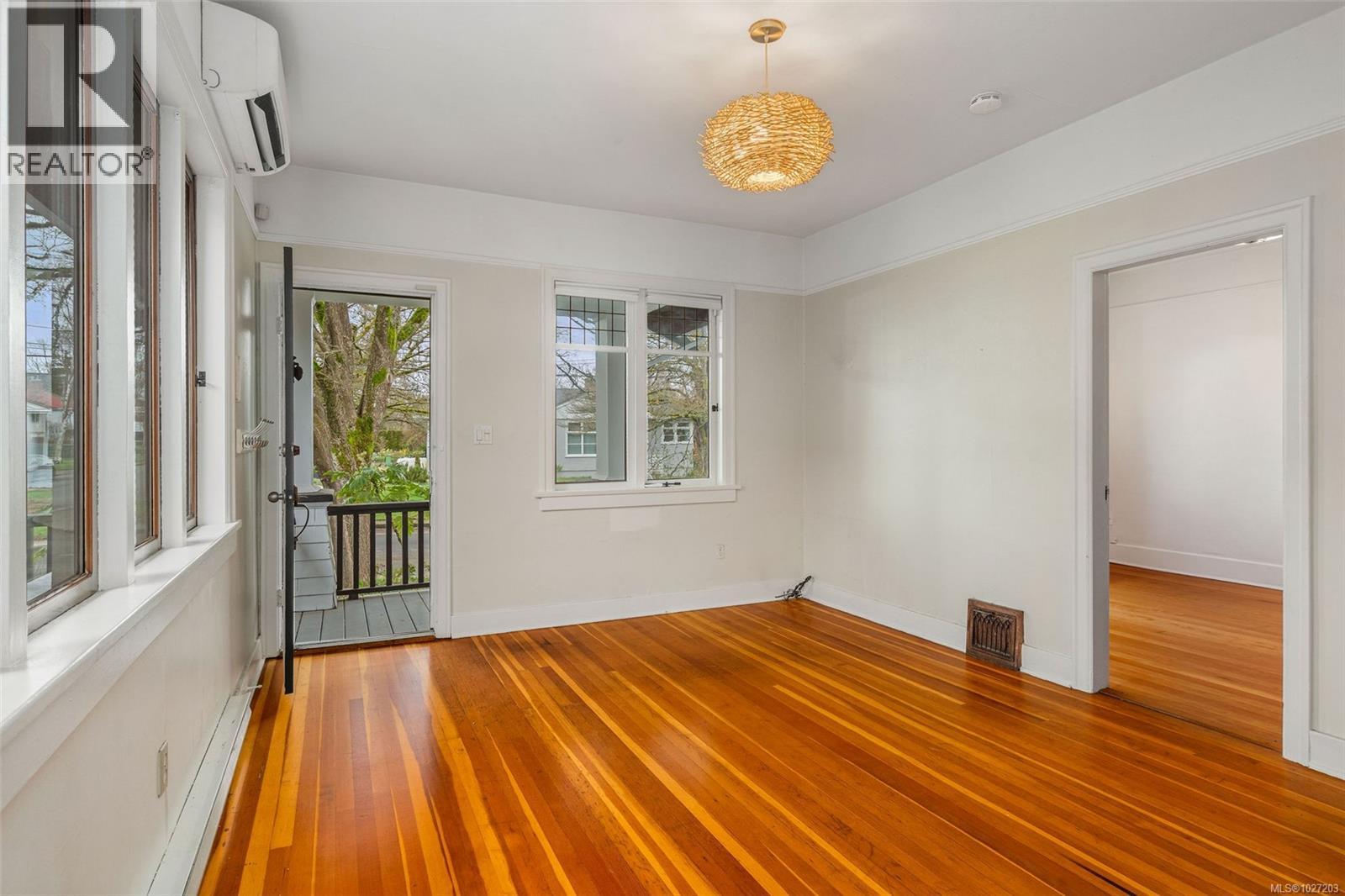  3107 Balfour Avenue, Victoria