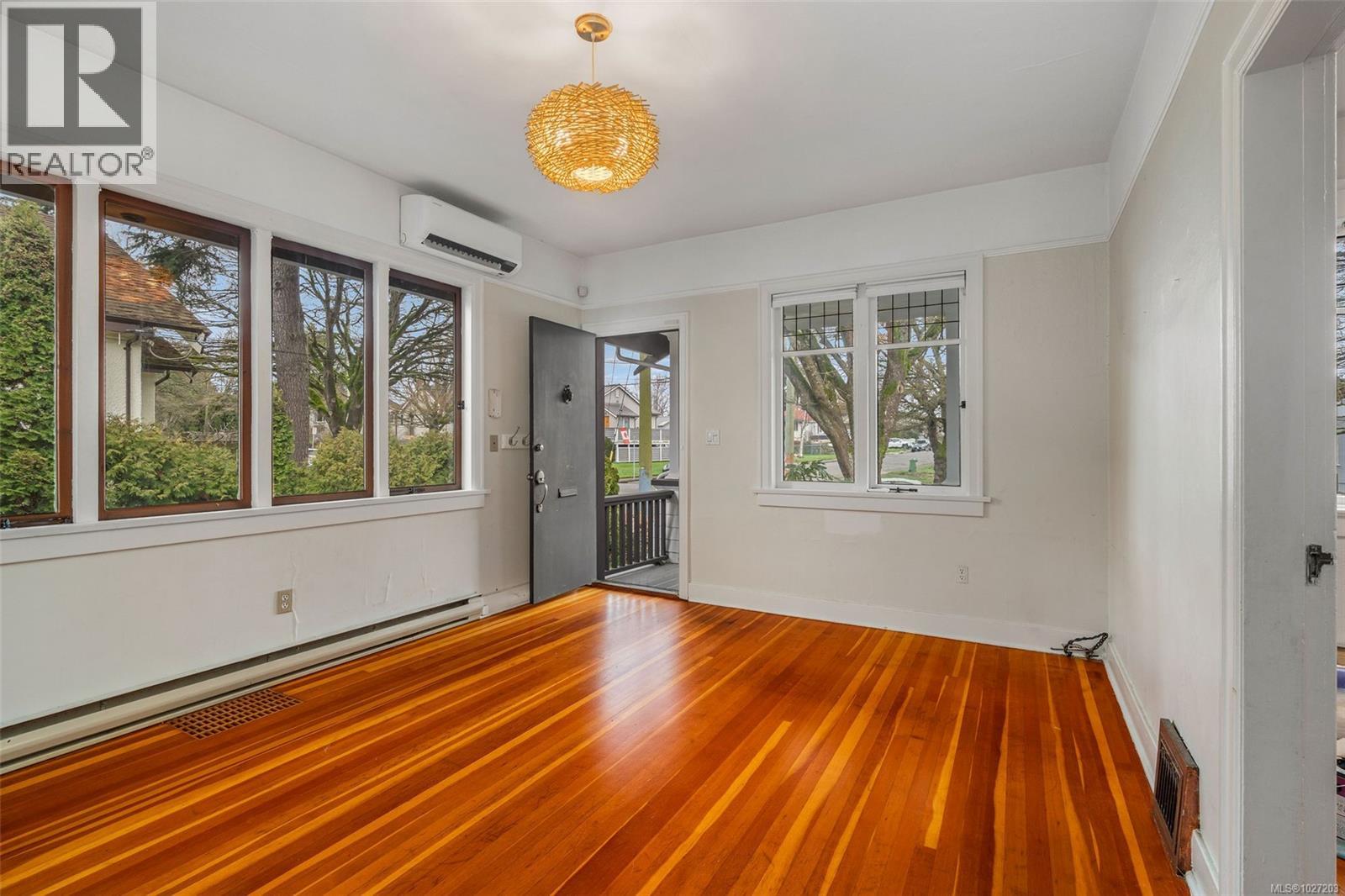  3107 Balfour Avenue, Victoria