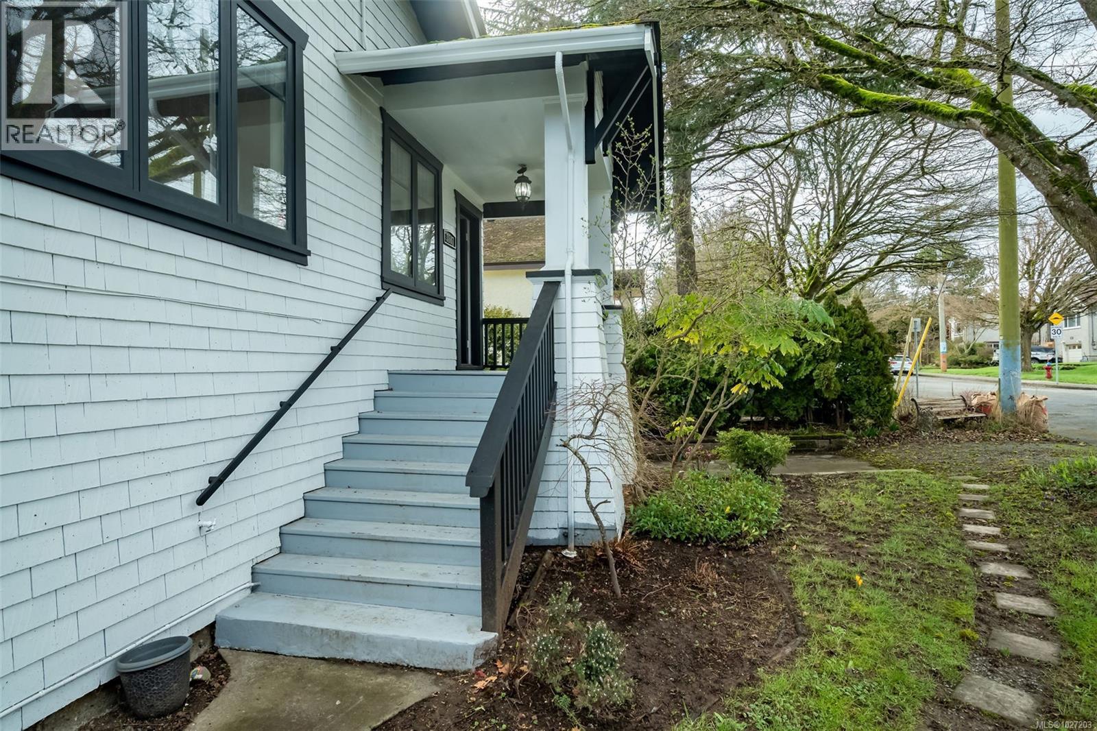  3107 Balfour Avenue, Victoria