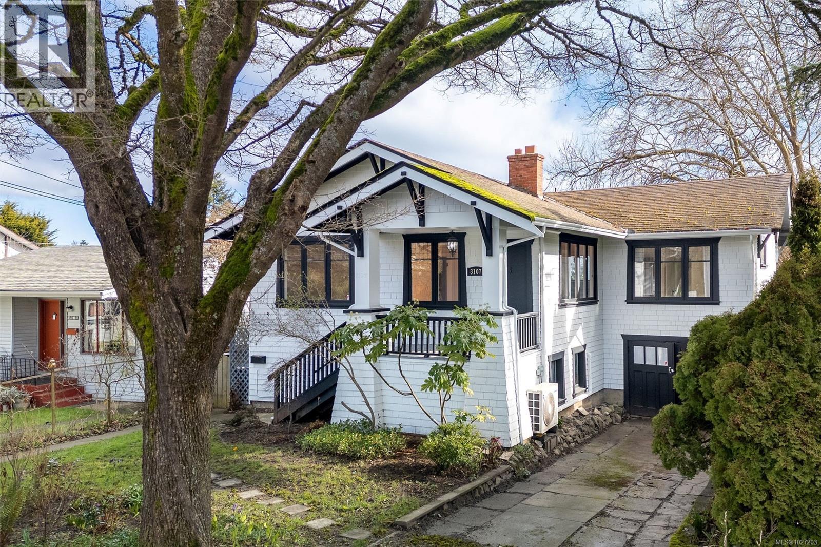  3107 Balfour Avenue, Victoria