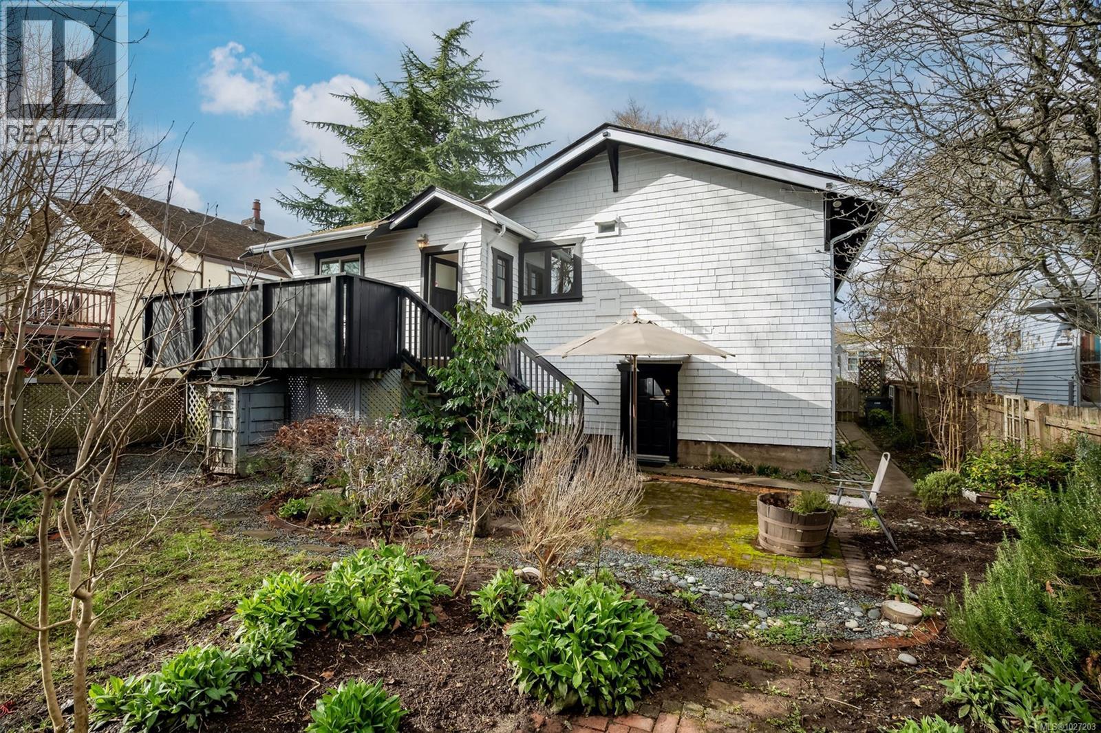 3107 Balfour Avenue, Victoria