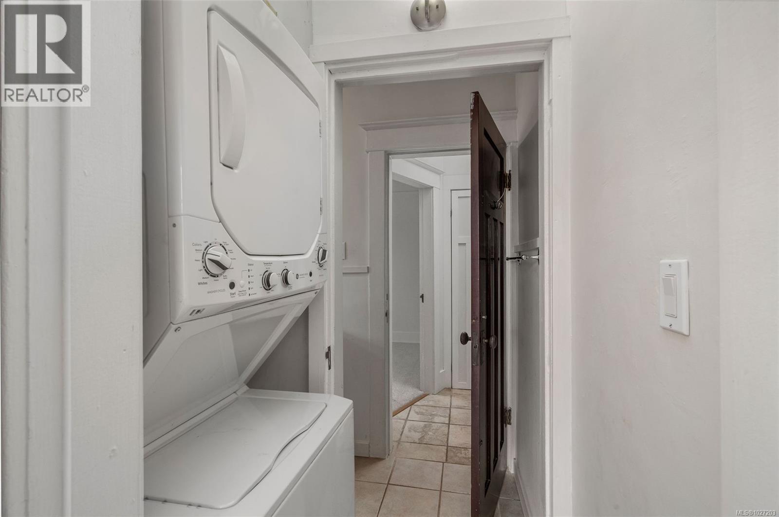  3107 Balfour Avenue, Victoria