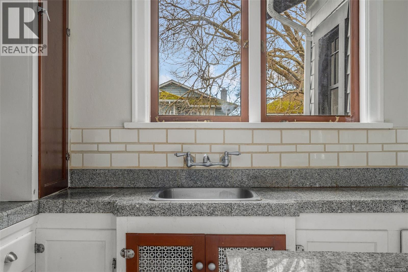  3107 Balfour Avenue, Victoria