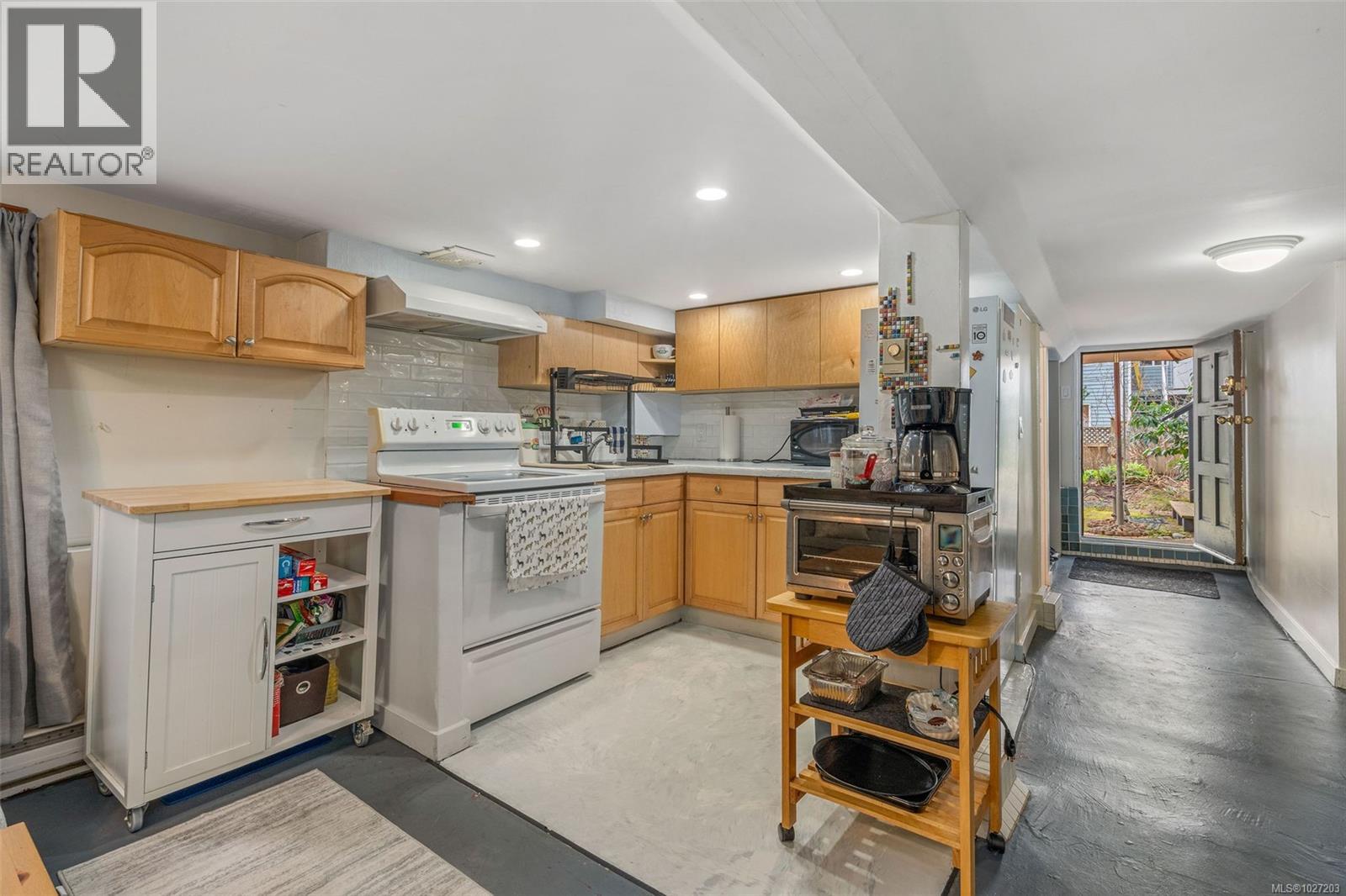  3107 Balfour Avenue, Victoria