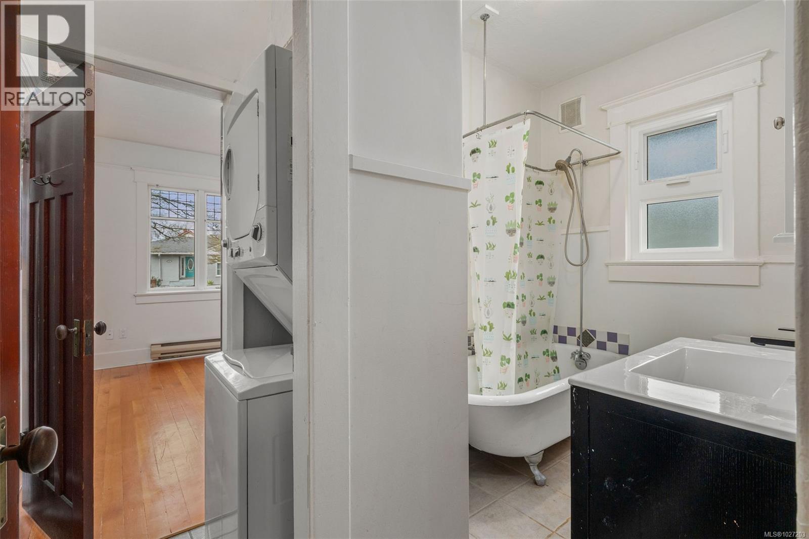  3107 Balfour Avenue, Victoria