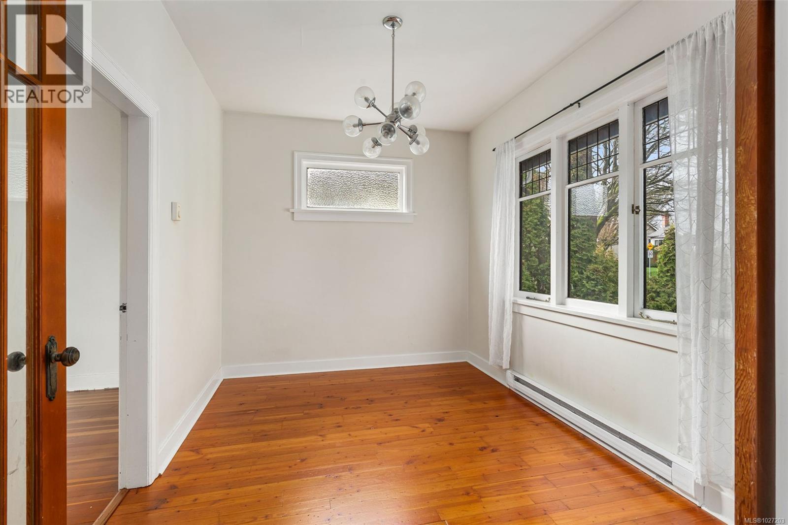  3107 Balfour Avenue, Victoria