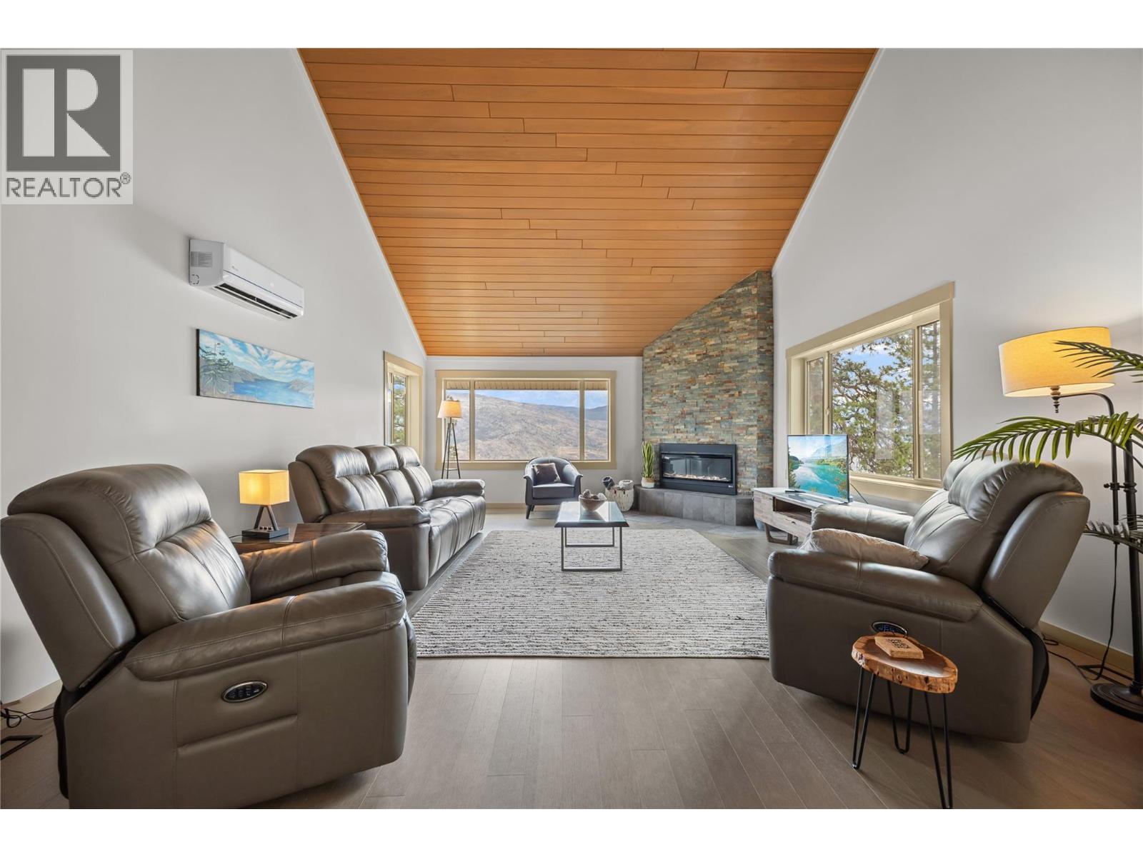 432 HWY 97 Highway, Summerland