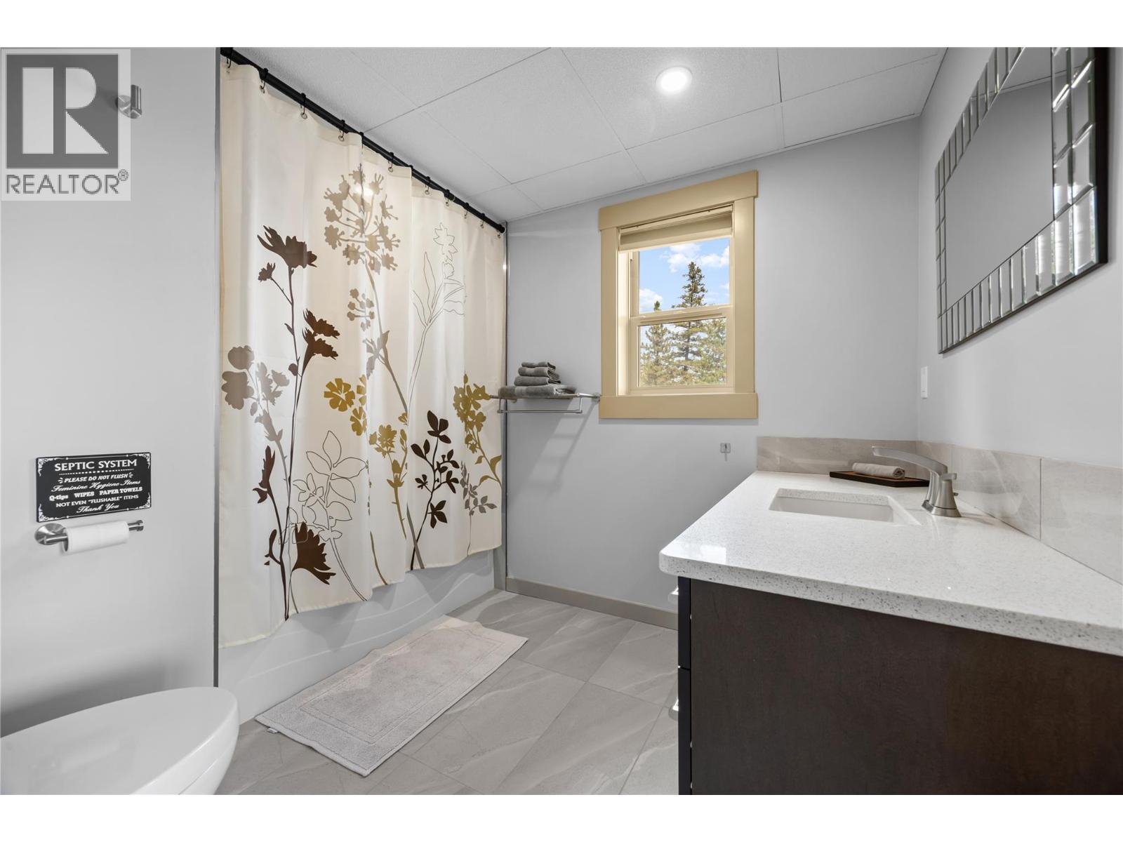 432 HWY 97 Highway, Summerland