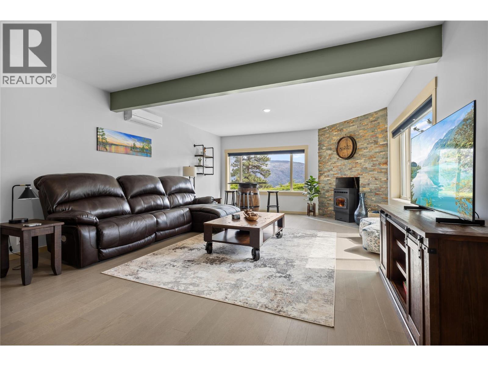 432 HWY 97 Highway, Summerland