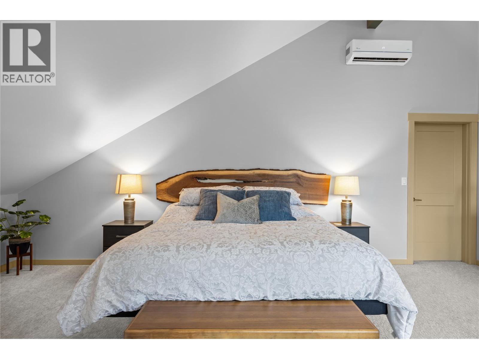 432 HWY 97 Highway, Summerland