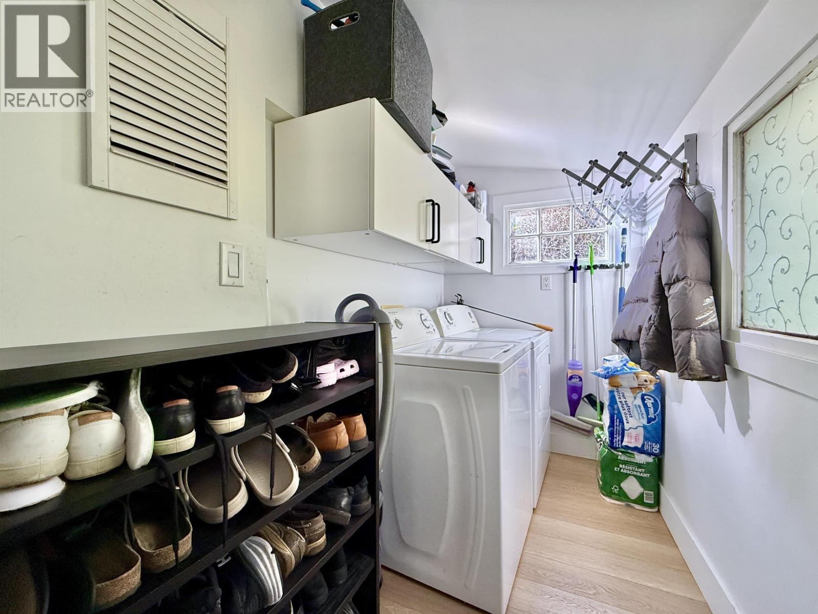 609 GLEN ROAD, Gibsons