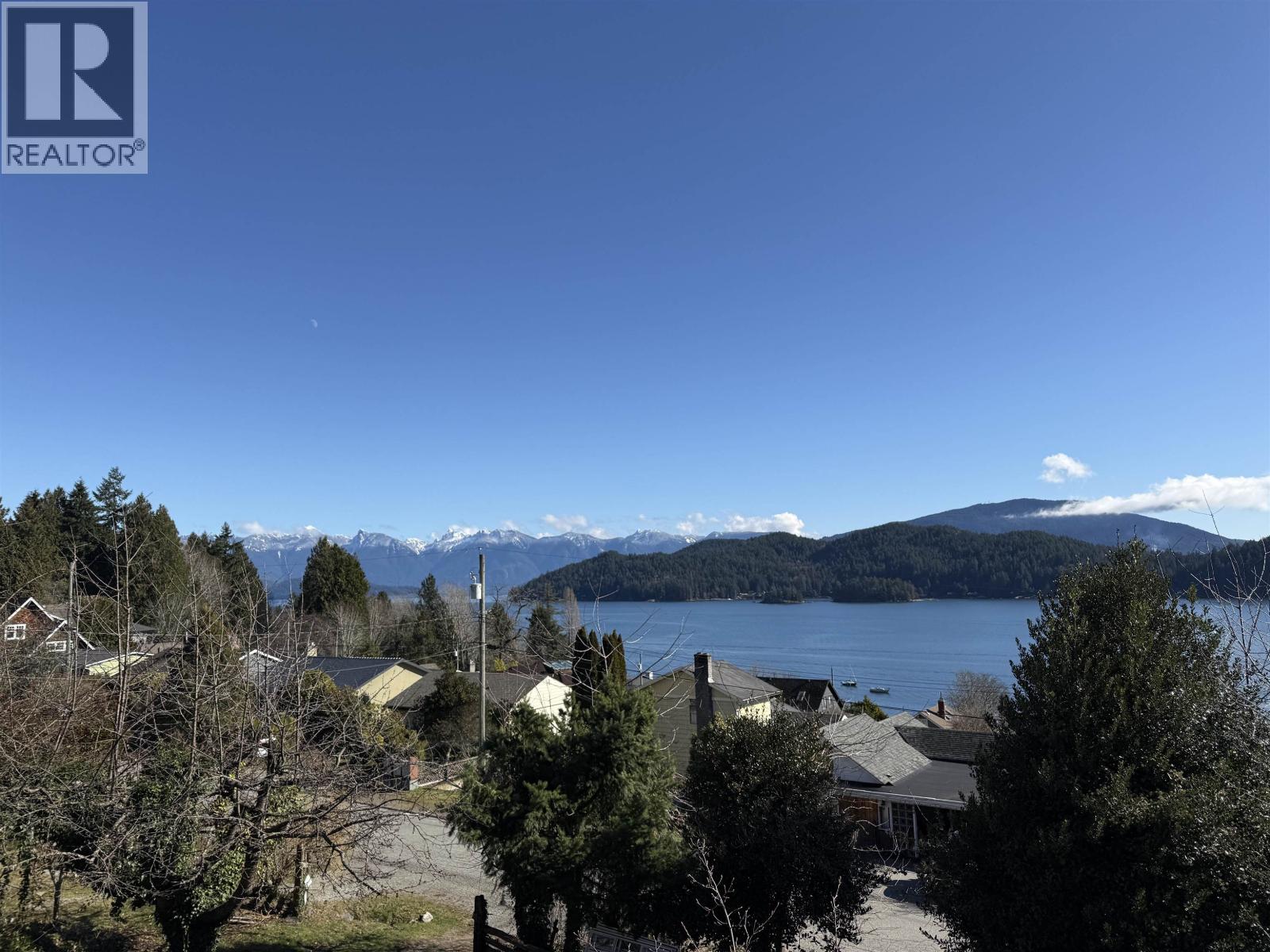 609 GLEN ROAD, Gibsons