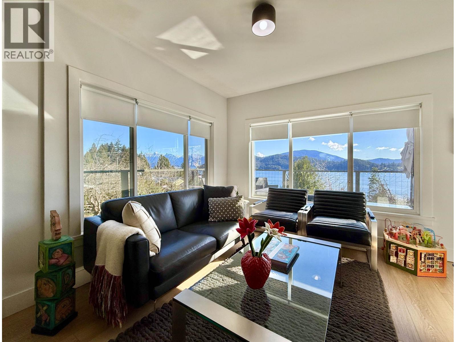 609 GLEN ROAD, Gibsons