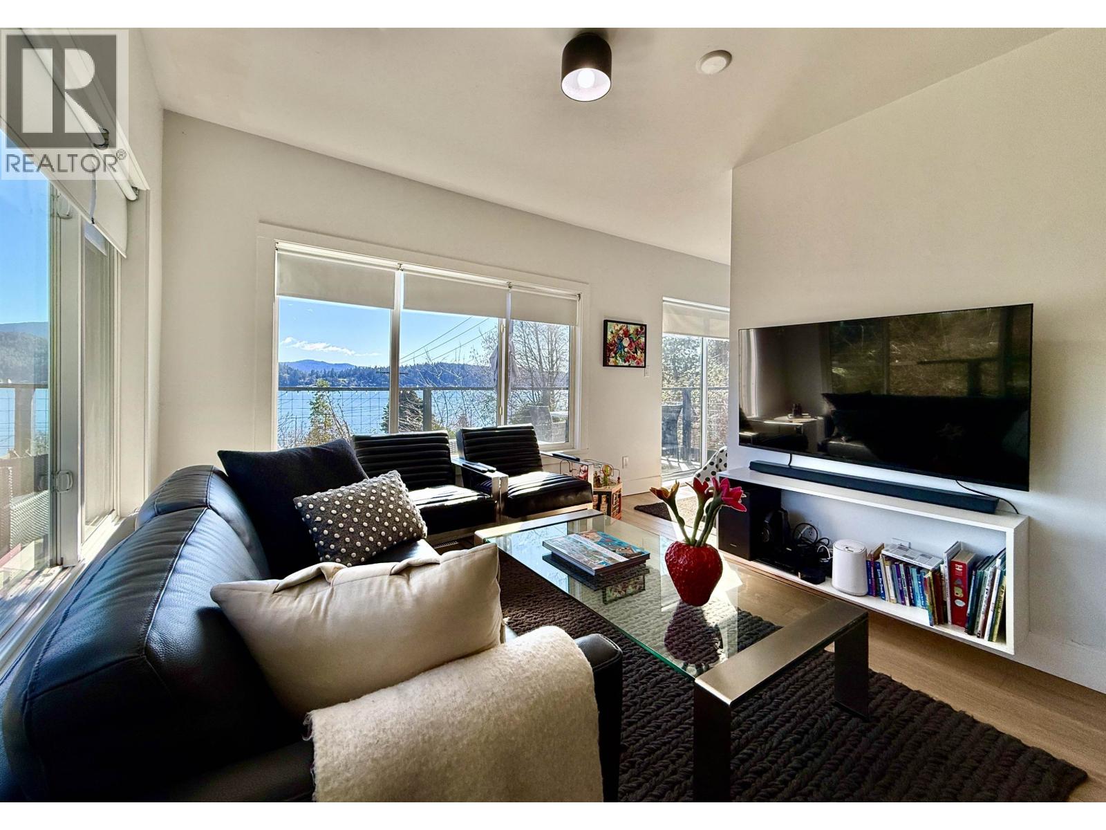 609 GLEN ROAD, Gibsons