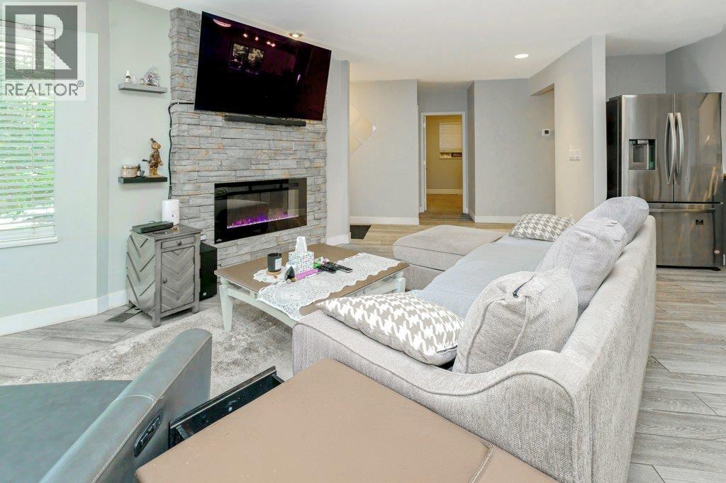 12060 208 STREET - Photo 2 of 40, Maple Ridge, British Columbia