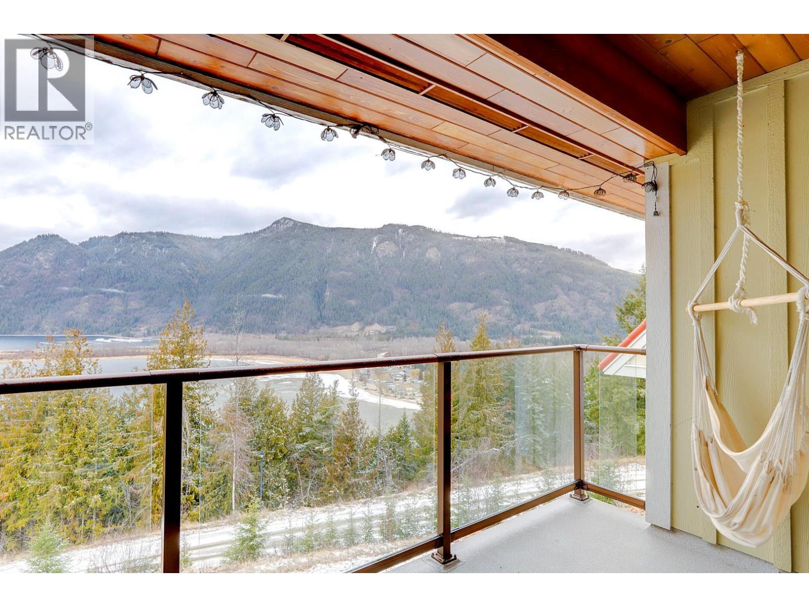 500 Old Spallumcheen Road Unit# 104, Sicamous