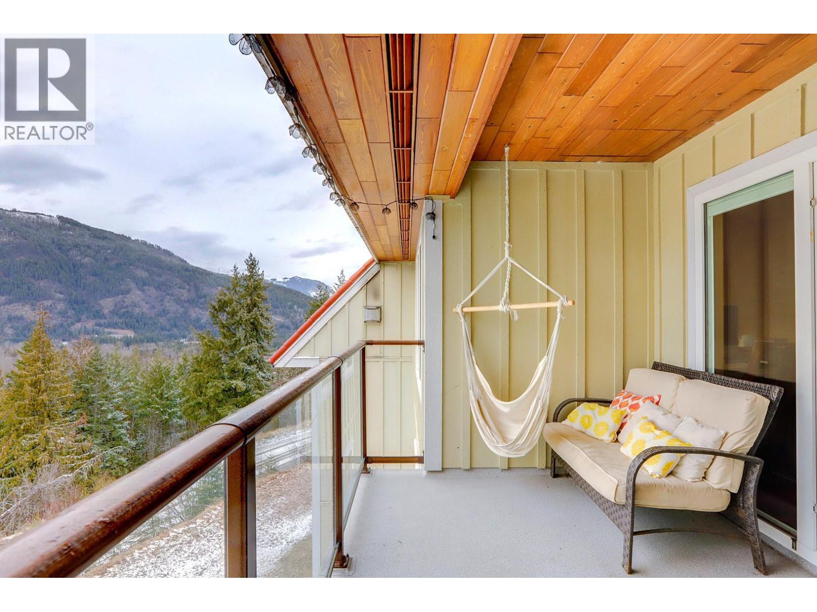 500 Old Spallumcheen Road Unit# 104, Sicamous