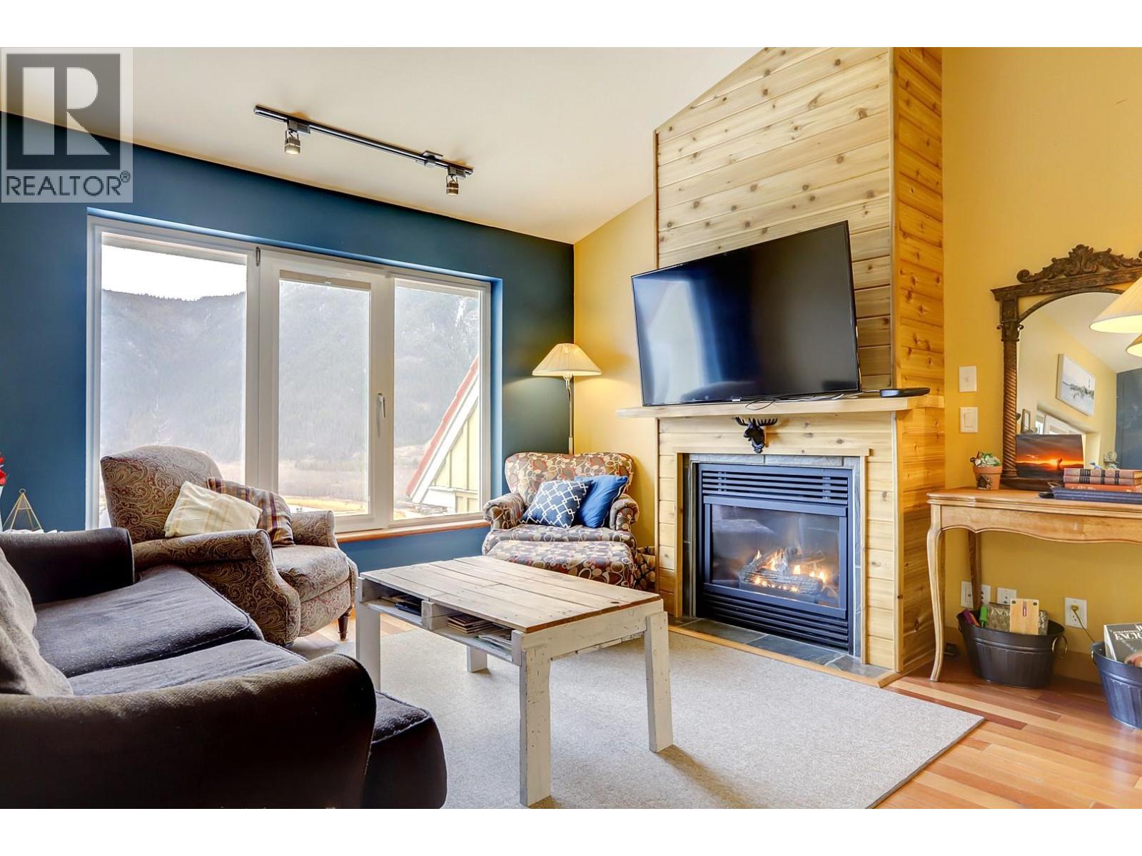 500 Old Spallumcheen Road Unit# 104, Sicamous