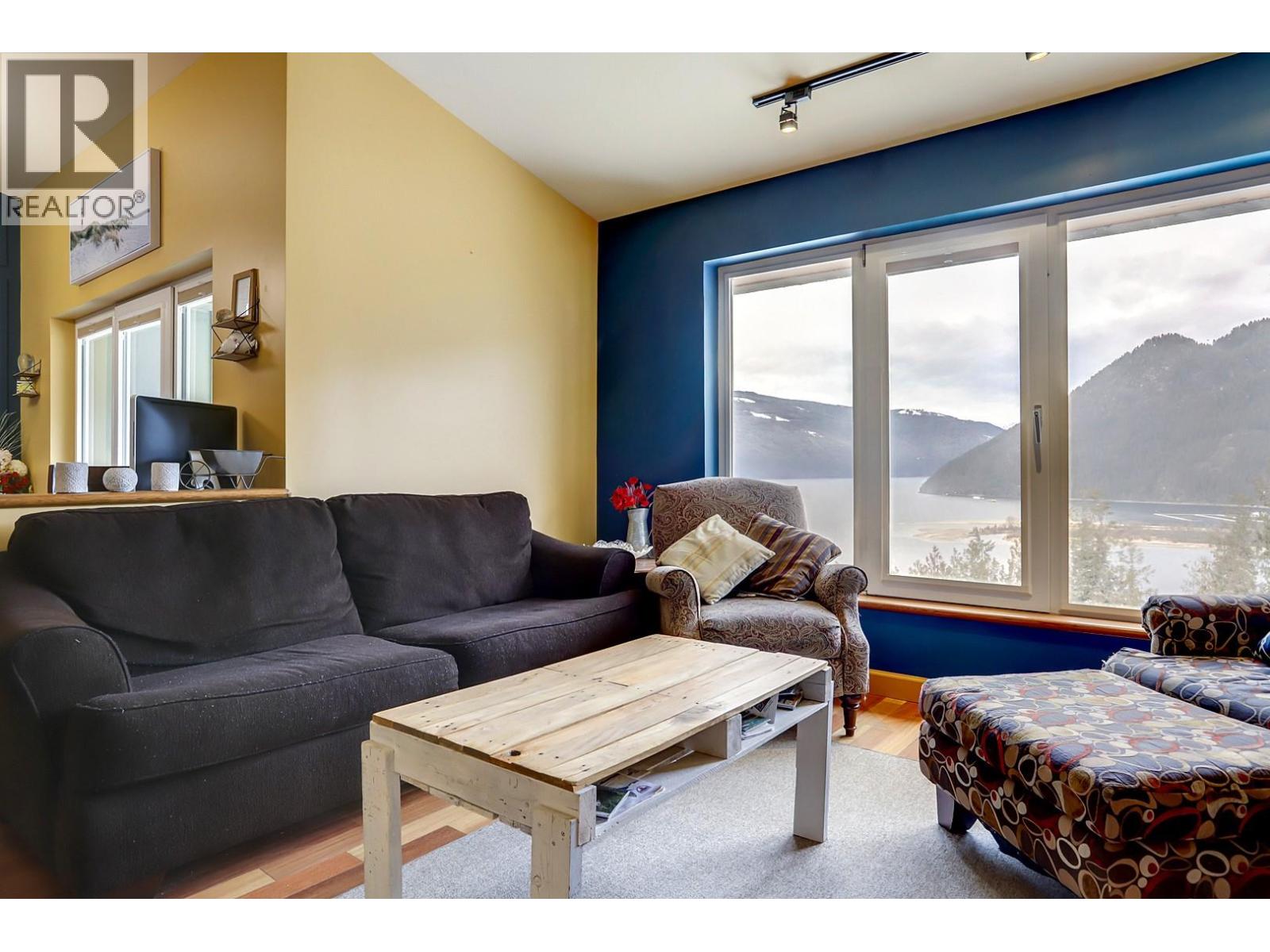 500 Old Spallumcheen Road Unit# 104, Sicamous