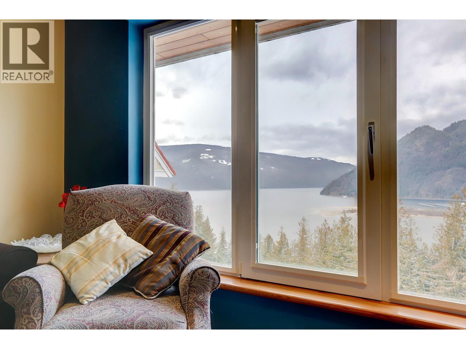 500 Old Spallumcheen Road Unit# 104, Sicamous