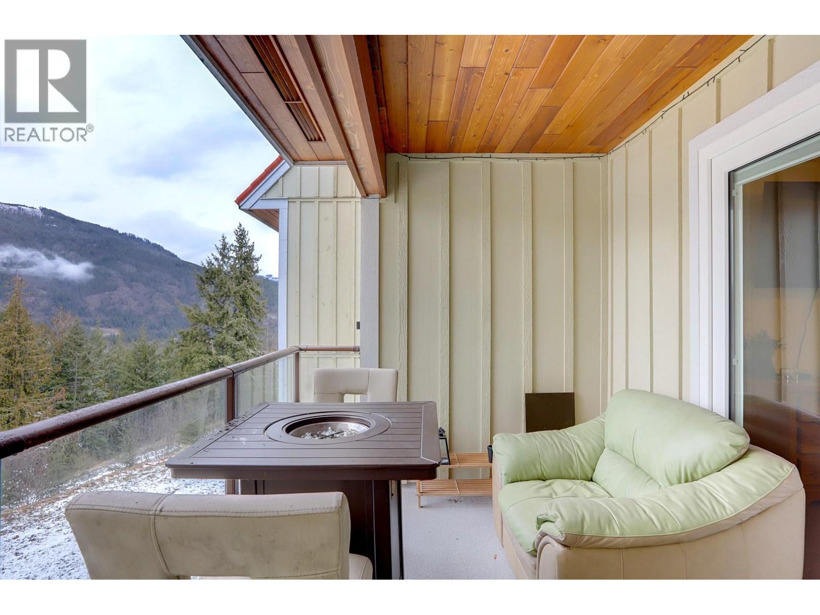 500 Old Spallumcheen Road Unit# 104, Sicamous