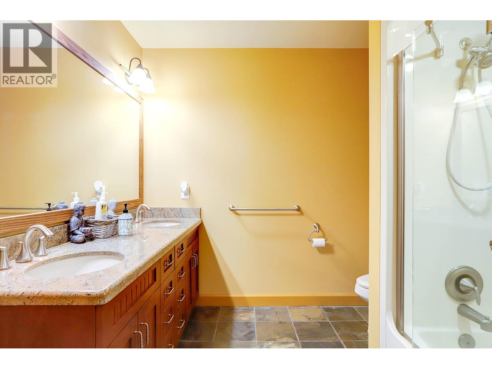 500 Old Spallumcheen Road Unit# 104, Sicamous