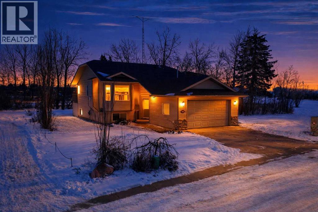 4408 46th Avenue - Photo 2 of 40, Innisfail, Alberta