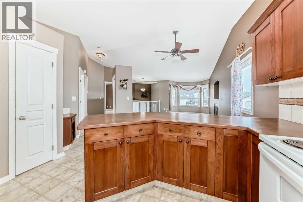 4408 46th Avenue - Photo 4 of 40, Innisfail, Alberta