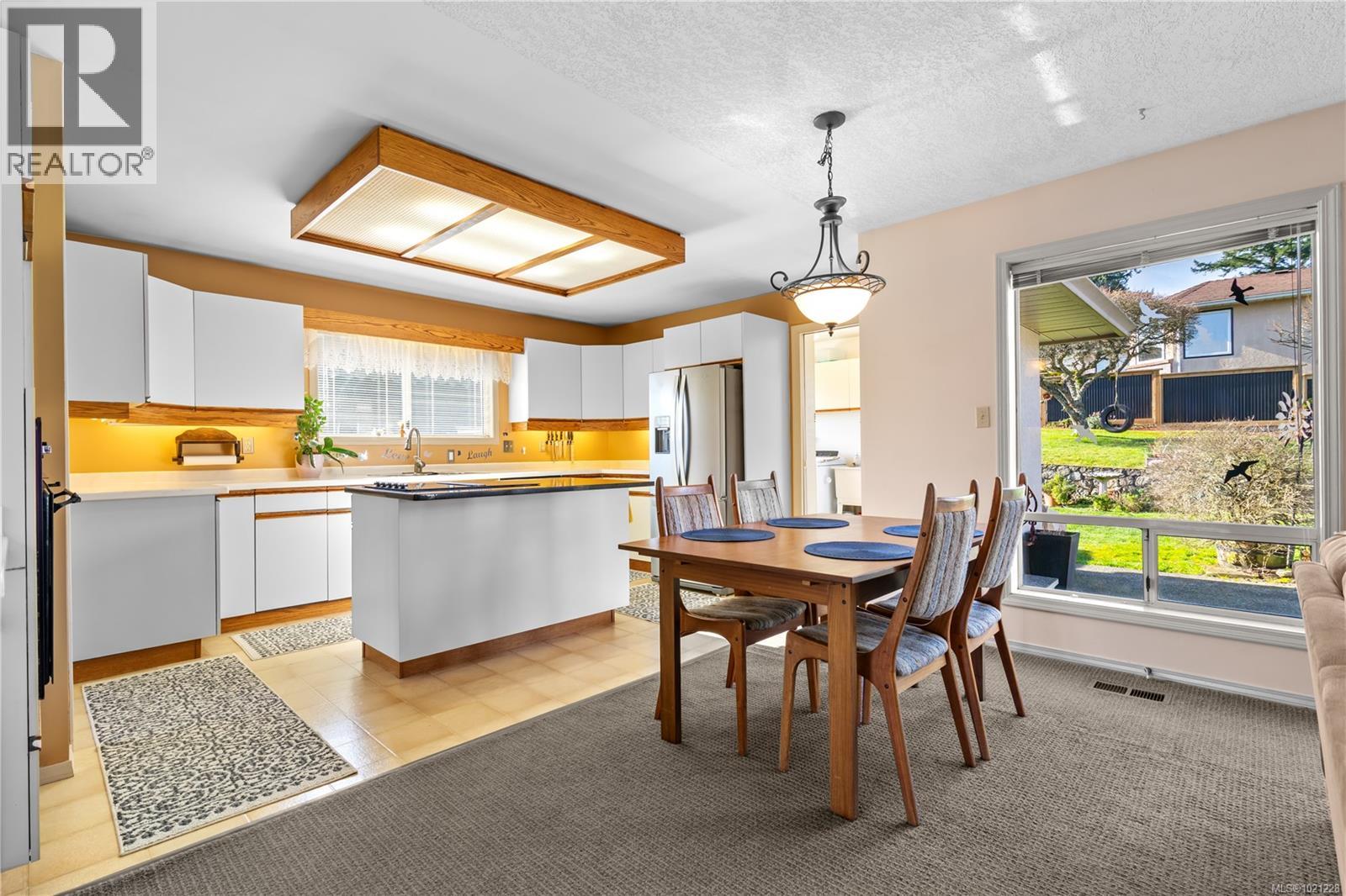 6524 Bella Vista Dr, Central Saanich