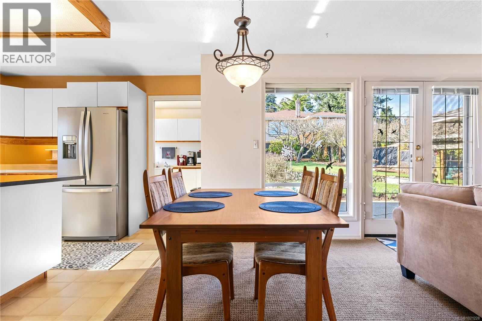 6524 Bella Vista Dr, Central Saanich