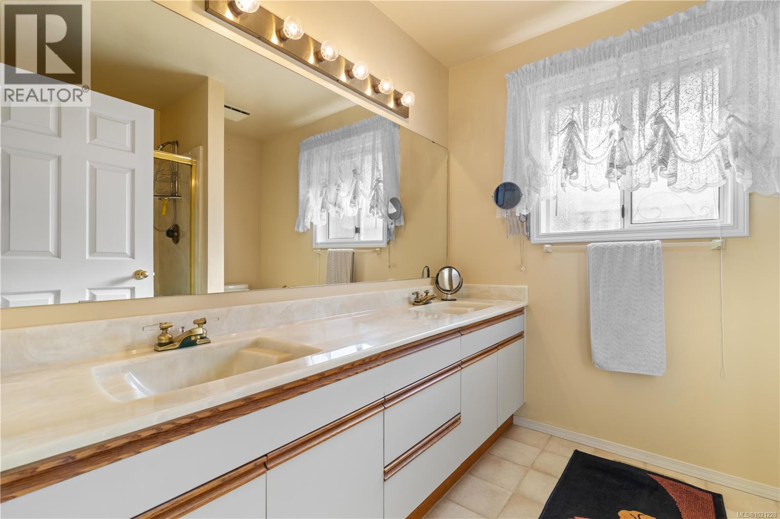 6524 Bella Vista Dr, Central Saanich