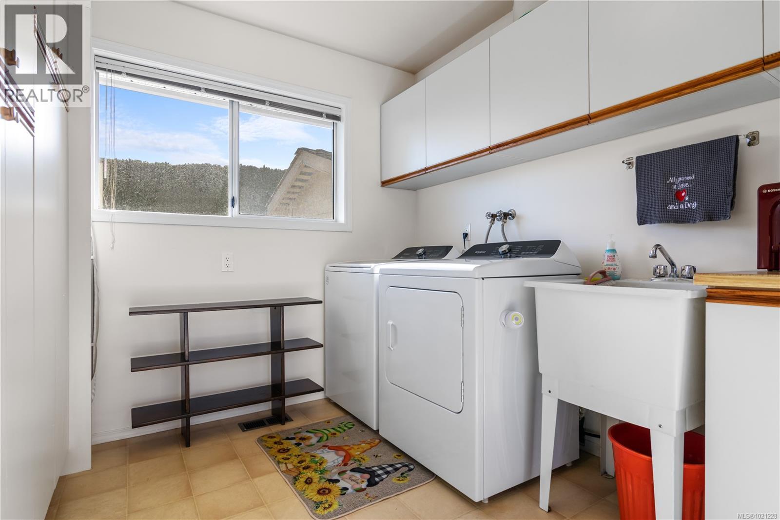 6524 Bella Vista Dr, Central Saanich