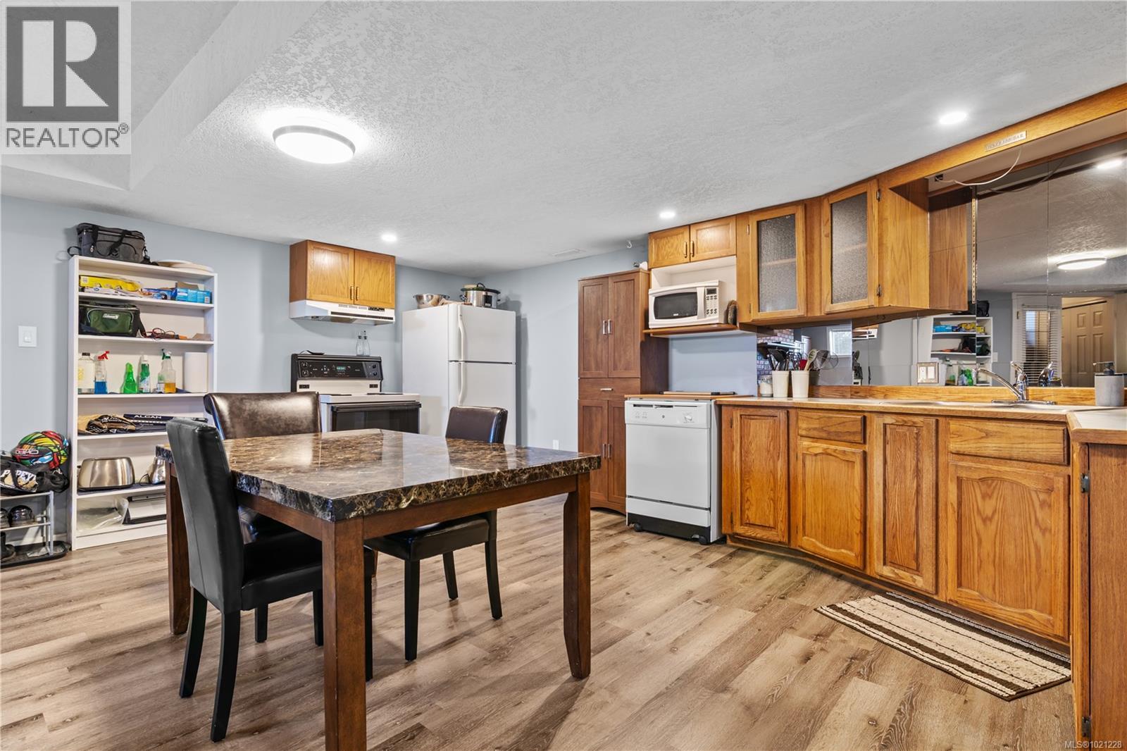 6524 Bella Vista Dr, Central Saanich