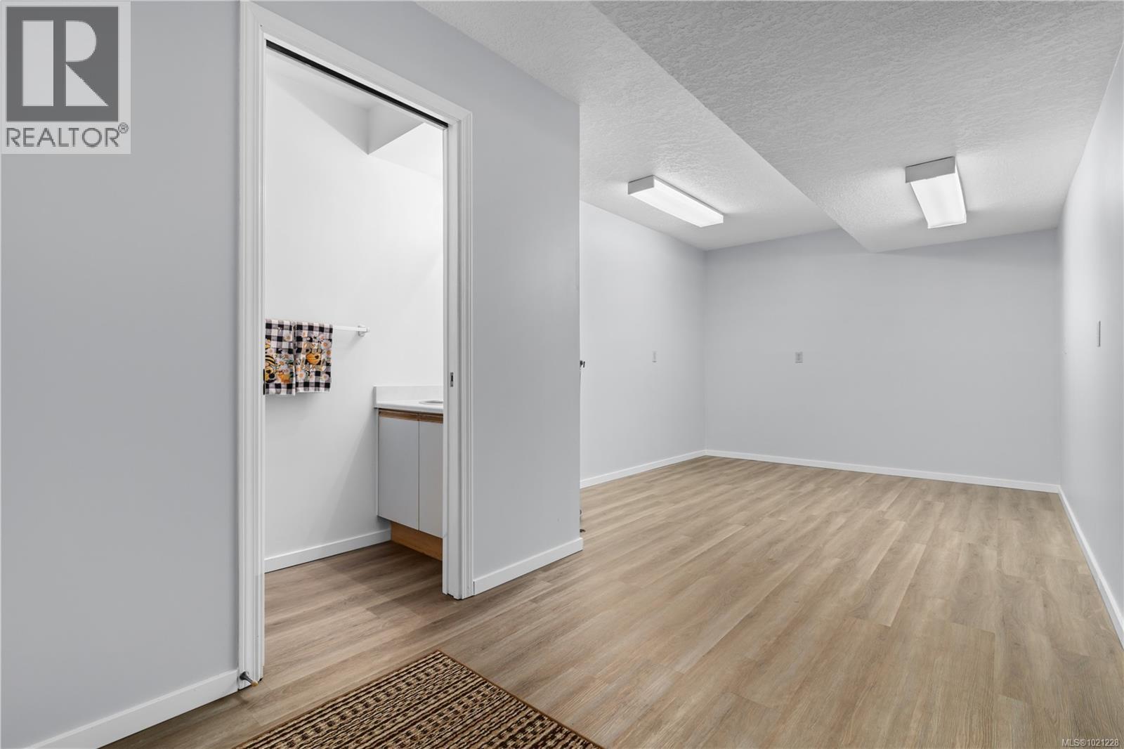 6524 Bella Vista Dr, Central Saanich