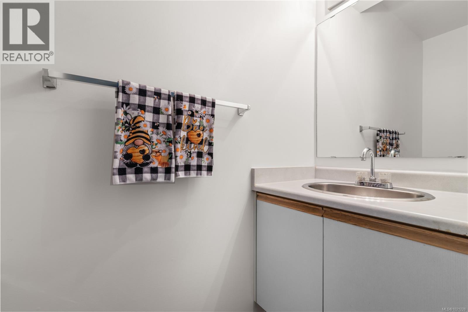 6524 Bella Vista Dr, Central Saanich