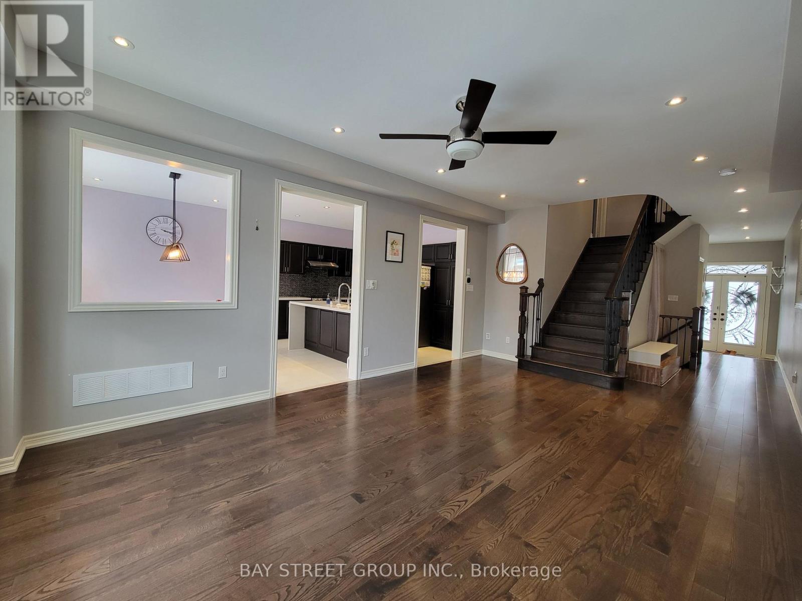 95 WIN TIMBERS CRESCENT - Photo 4 of 18, Whitchurch-Stouffville (Stouffville), Ontario