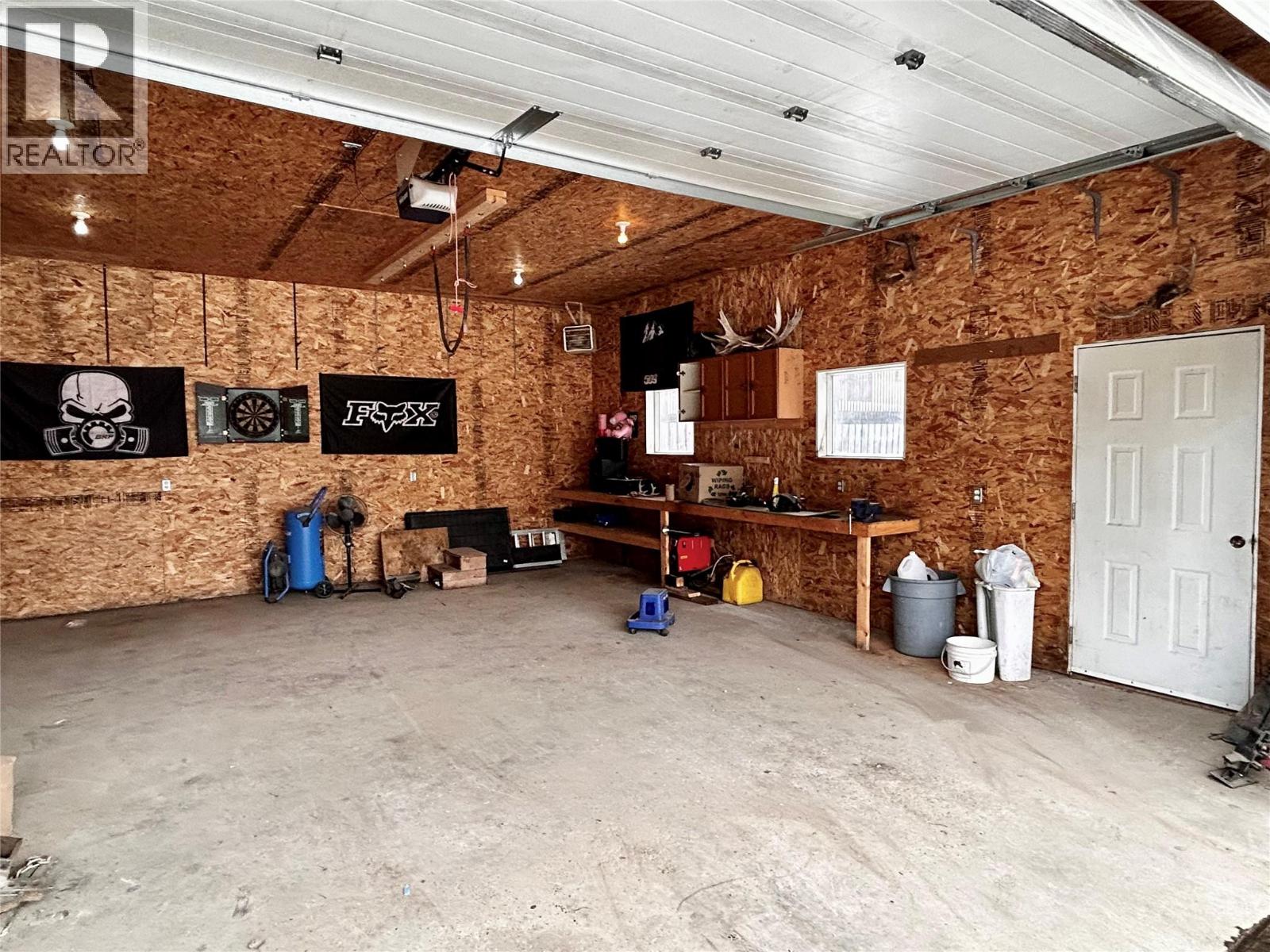 404 WILLOW DRIVE - 16