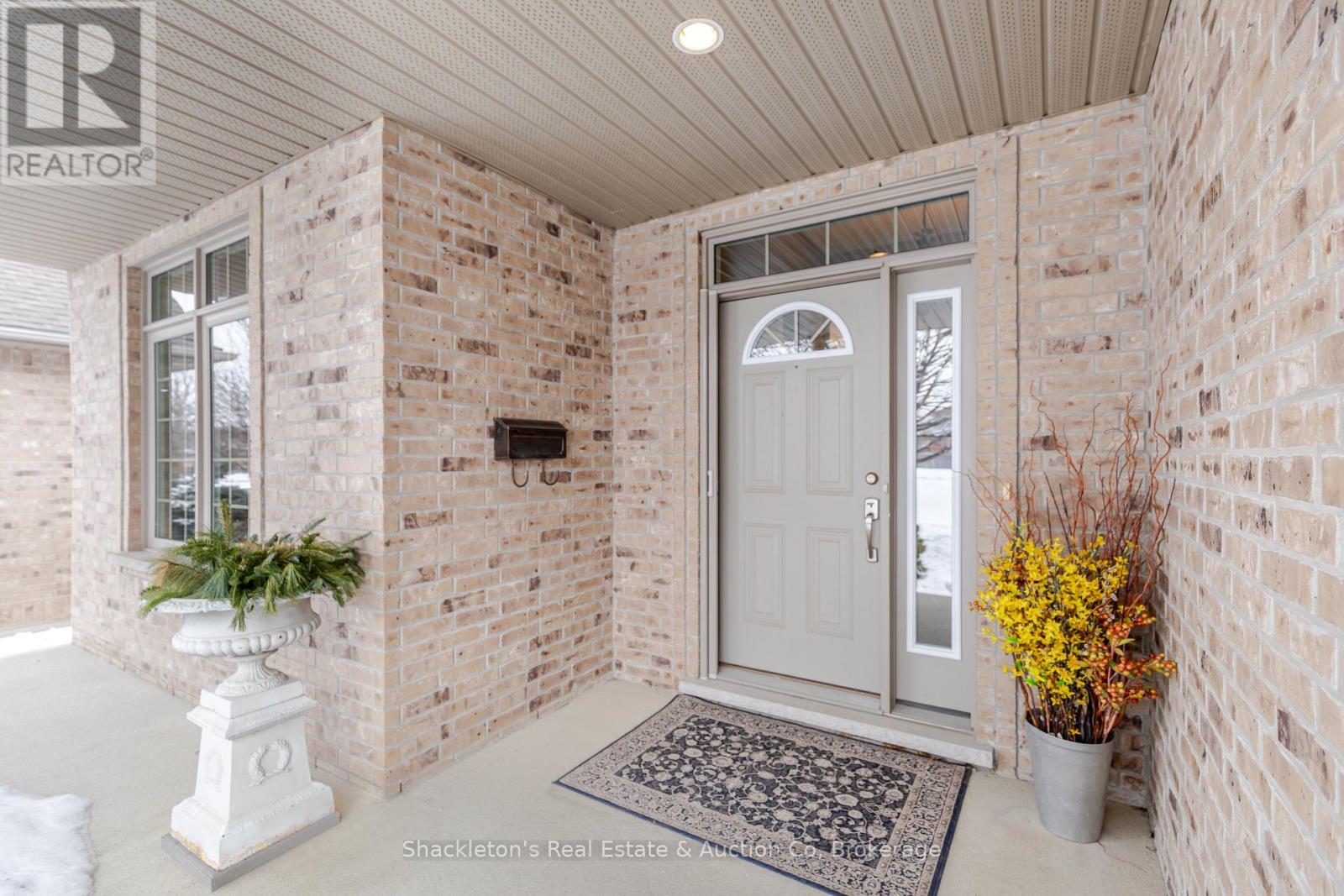 47 NORTH POINTE DRIVE - Photo 2 of 44, Stratford, Ontario