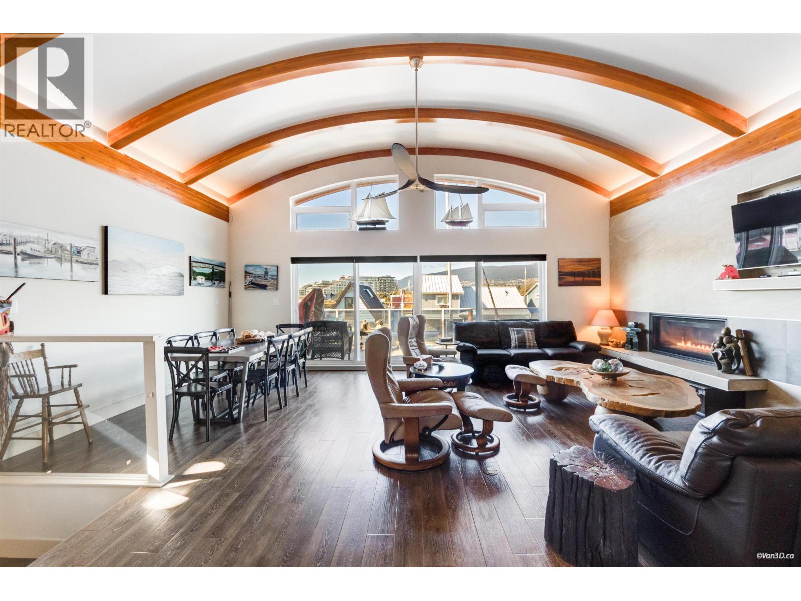 29 415 ESPLANADE AVENUE, North Vancouver