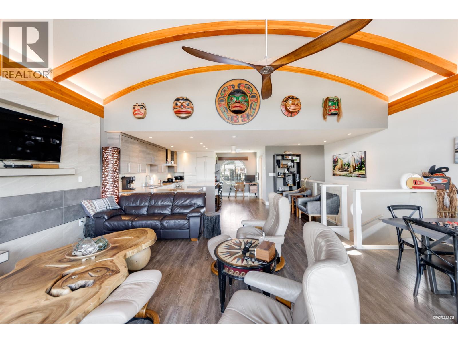 29 415 ESPLANADE AVENUE, North Vancouver