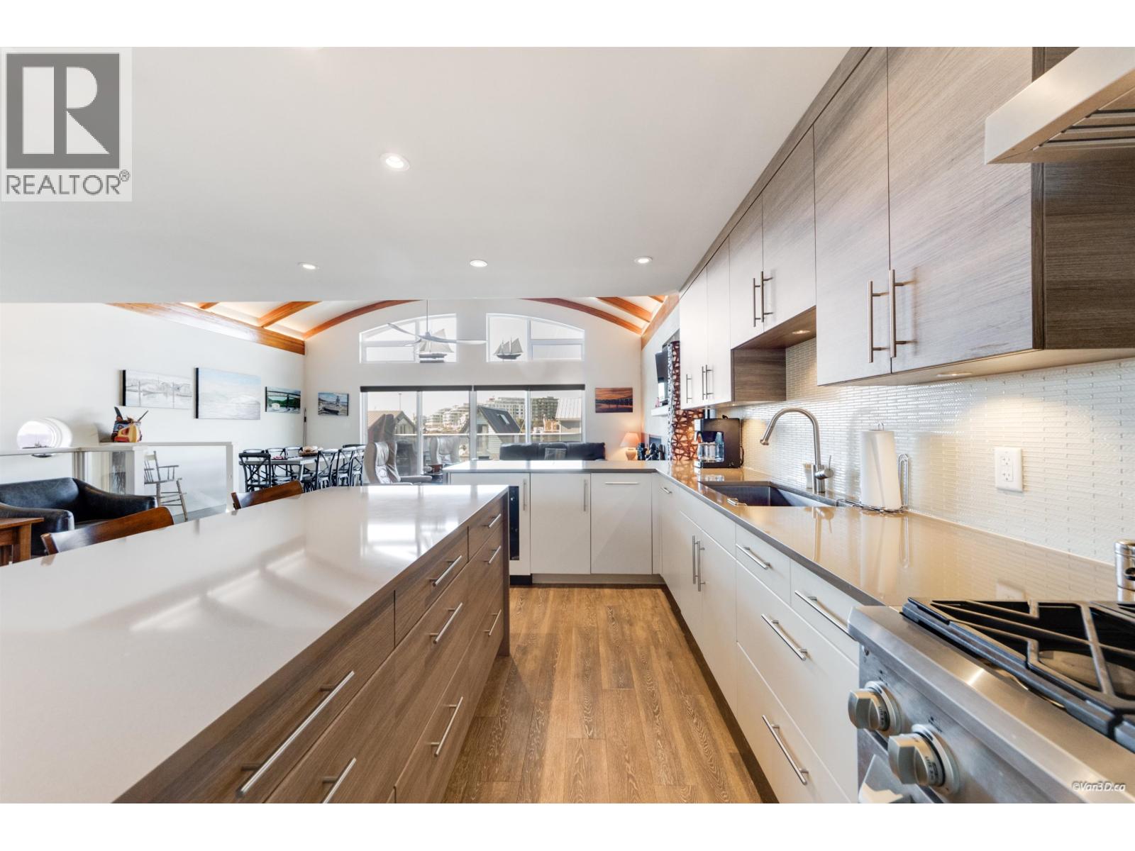 29 415 ESPLANADE AVENUE, North Vancouver