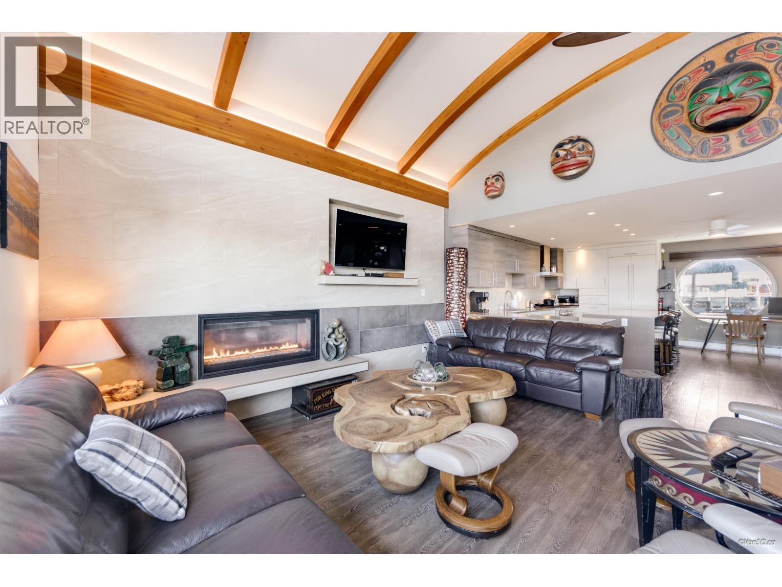 29 415 ESPLANADE AVENUE, North Vancouver