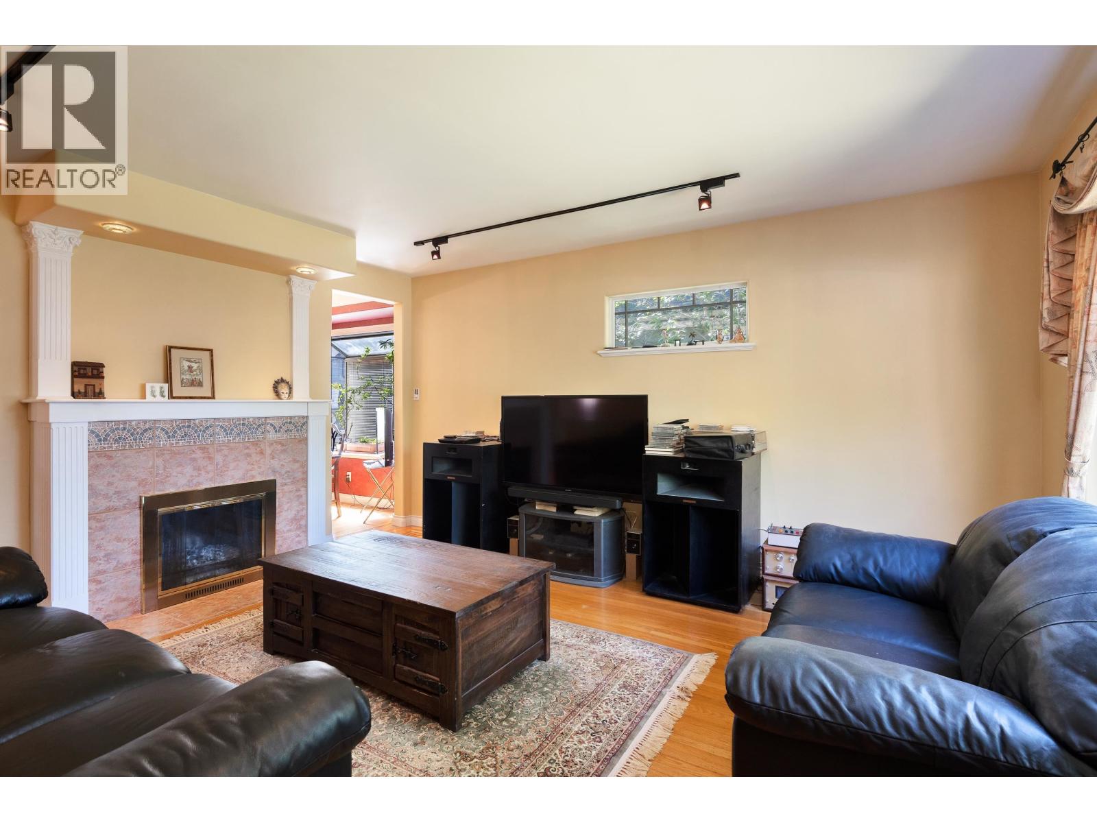 3136 W 11TH AVENUE, Vancouver