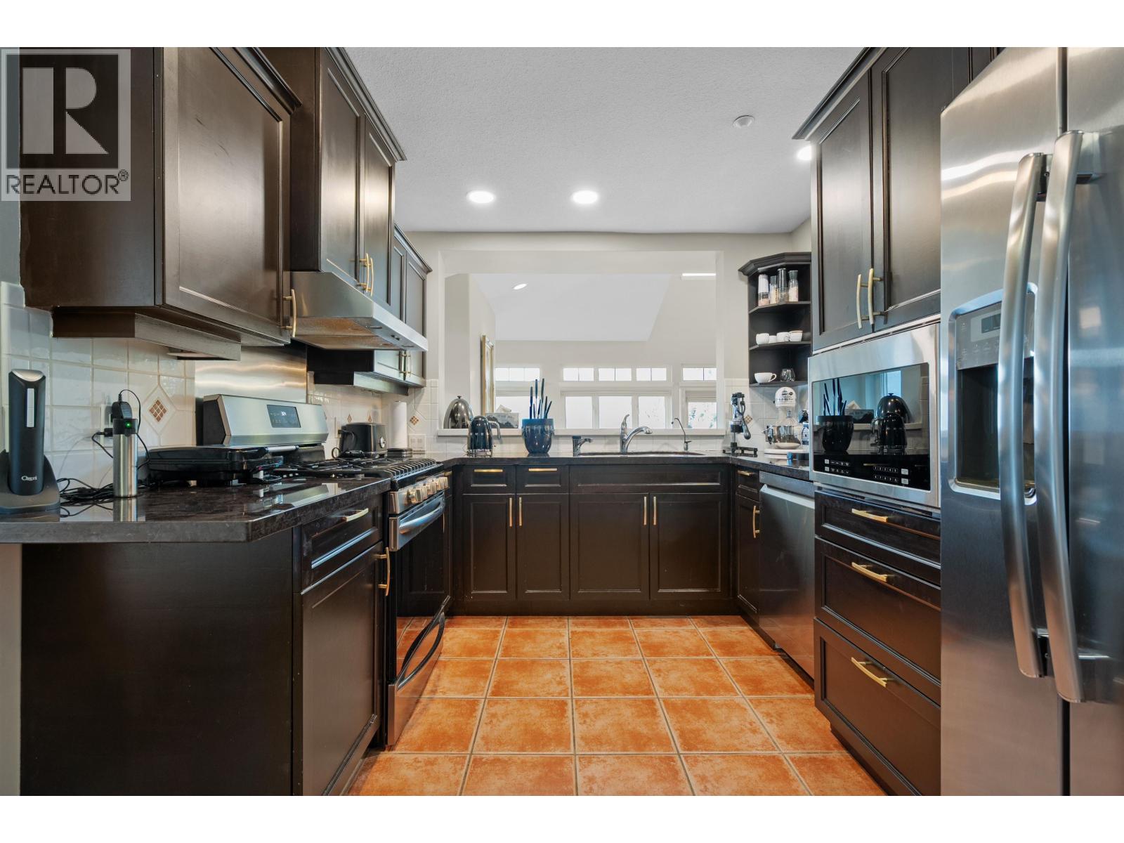 7 BEACH DRIVE, West Vancouver