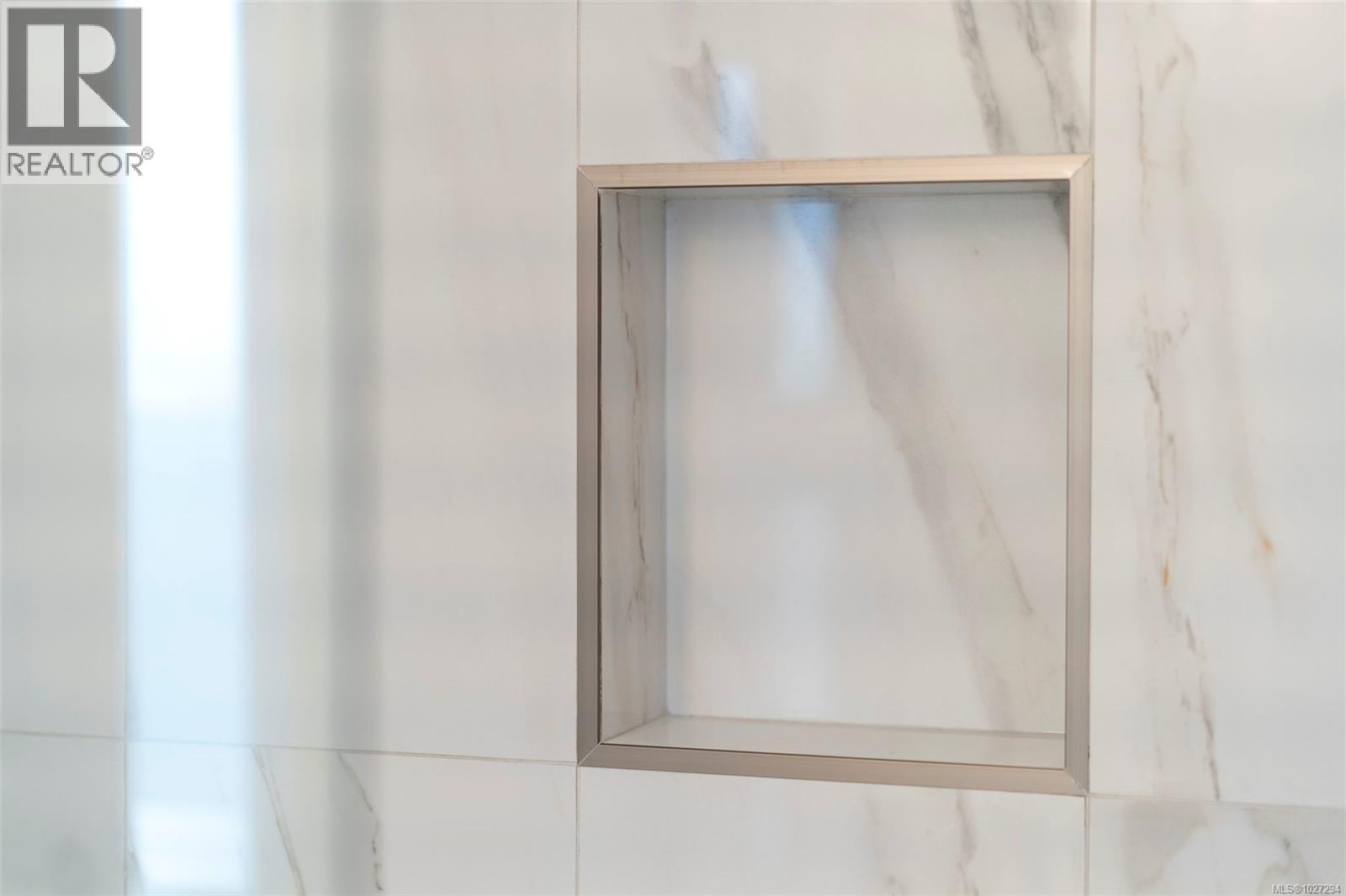  1210 Arcadiawood Court, Langford