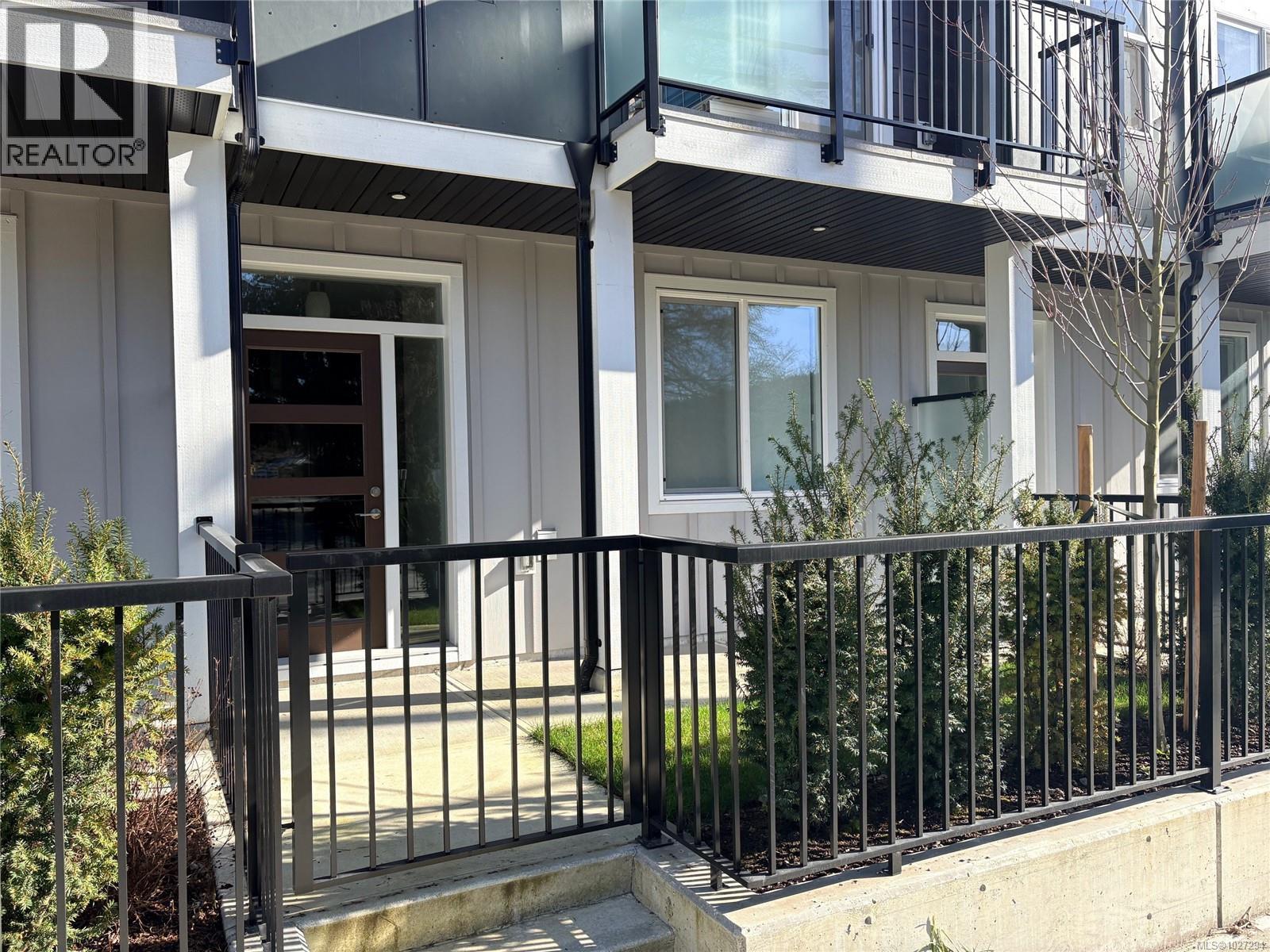  1210 Arcadiawood Court, Langford